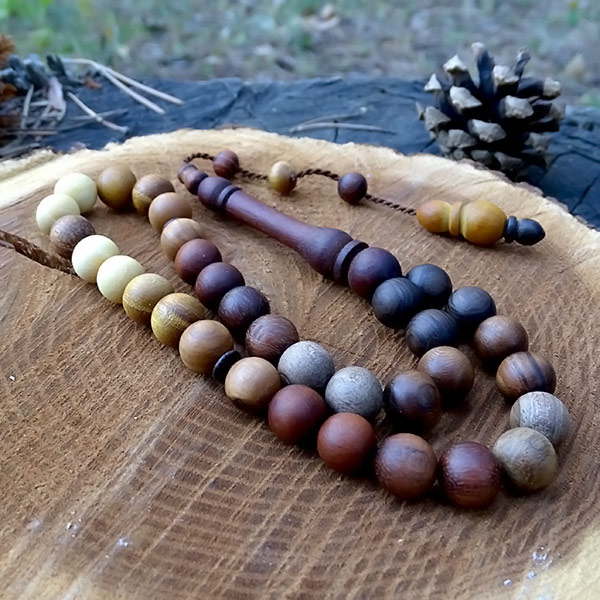  Yuvarlak Kesim Karışık Ağaç Tesbih 